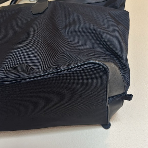 Lululemon large black duffle travel bag - Picture 10 of 16